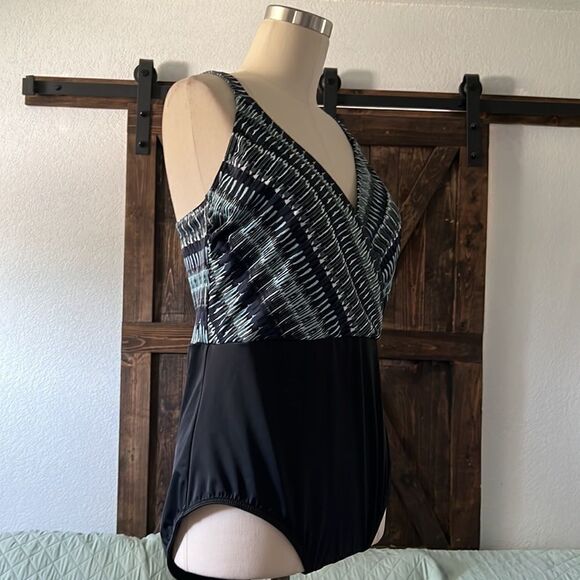 Dreamsuit Slimming Control Wrap One Piece Swimsuit Sz-16W - Picture 3 of 11